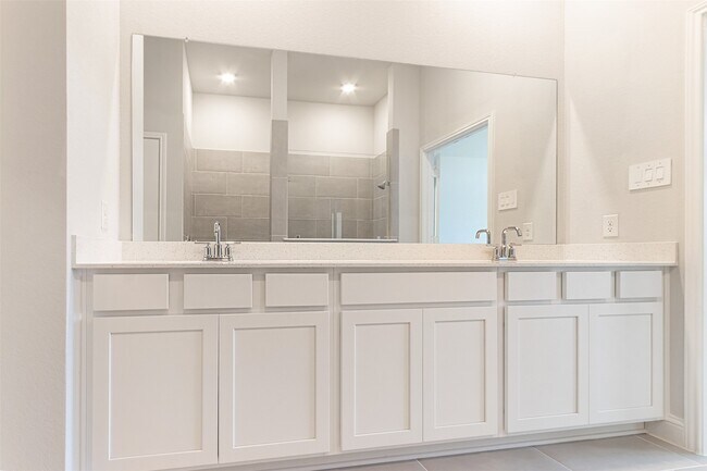 Building Photo - 2219 Grapewood Ln