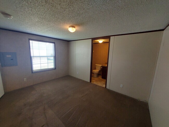 Building Photo - 108 Delta Dawn Dr