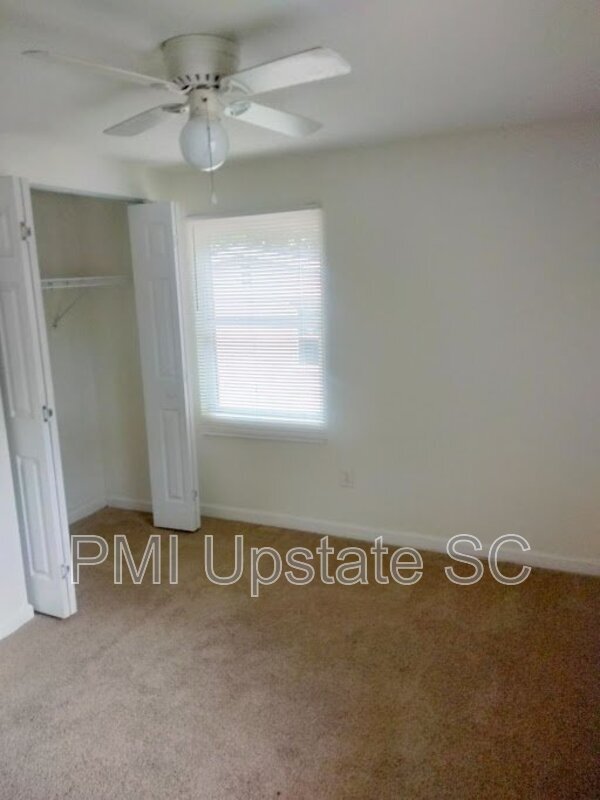 201 Chandler Dr Unit Apt 32C, Gaffney, SC 29340 Condo for Rent in