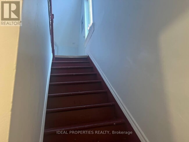 Building Photo - 277 Bronson Ave