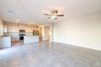 Building Photo - 480 Silverweed Ave