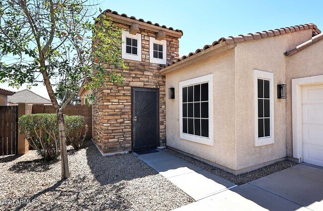 Foto del edificio - 14833 W Charter Oak Rd