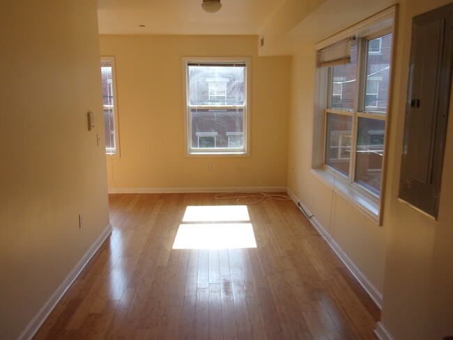 Building Photo - 1524 N 17th St
