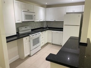 Building Photo - 1625 SE 10th Ave