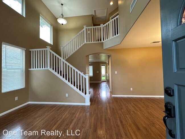 Building Photo - 4 br, 3.5 bath House - 91-1042 Kaihohonu St