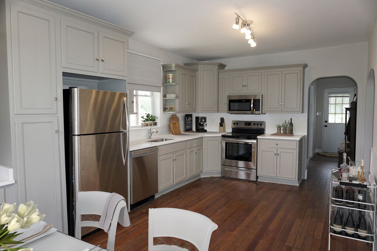 921 Haldeman Rd Unit House, Schwenksville, PA 19473 Room for Rent in