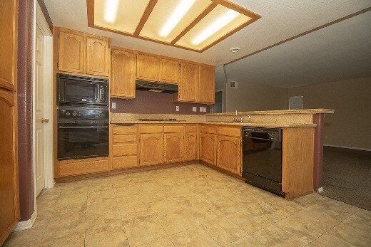 Building Photo - Cul-De-Sac House for Rent w/Pool