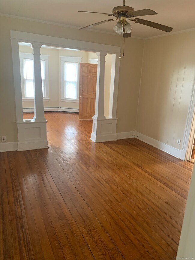 Building Photo - 878 Highland Ave
