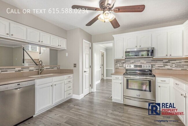 Building Photo - Bring Your Golf Clubs – 4 BR/3.5 BA in Fra...