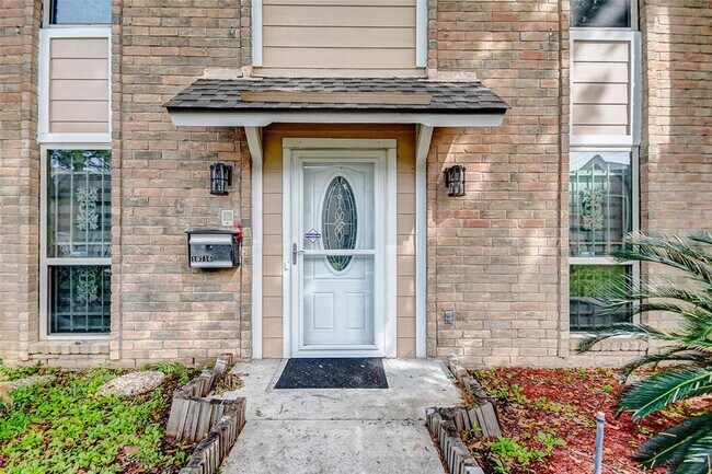 Foto del edificio - 10716 Briar Forest Dr
