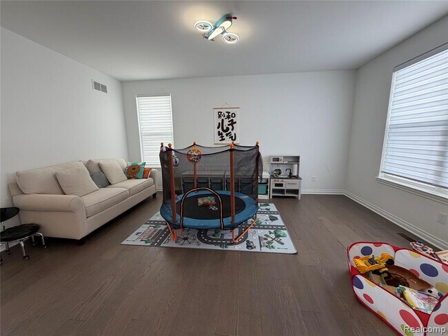 Foto del edificio - 51360 Whispering Rdg Dr