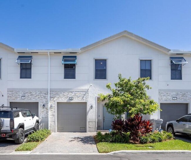 Foto del edificio - 369 NW 8th Ct