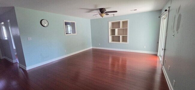 Foto del edificio - 715 SW Graystone Dr