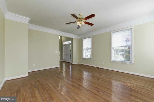 Building Photo - 4222 Talon Dr