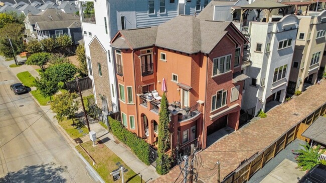 Foto del edificio - 1141 W 23rd St