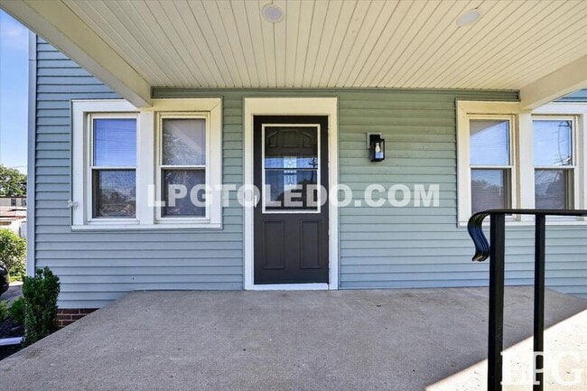 Building Photo - 2849 W Laskey Rd