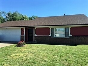 Building Photo - 1367 Parkside Dr