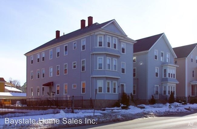 Foto del edificio - 670-676 Plymouth Ave