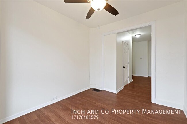 Foto del edificio - Four Bedroom Beauty in uptown Harrisburg