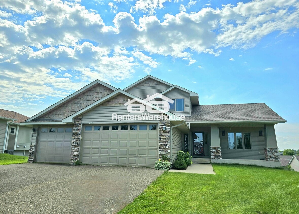 Primary Photo - 930 Aspen Cir