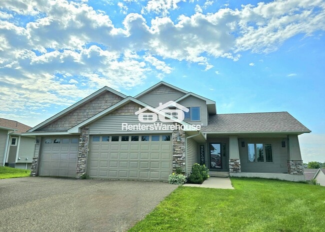 Building Photo - 930 Aspen Cir