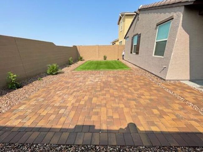 Foto del edificio - 5 bedroom home in Peoria