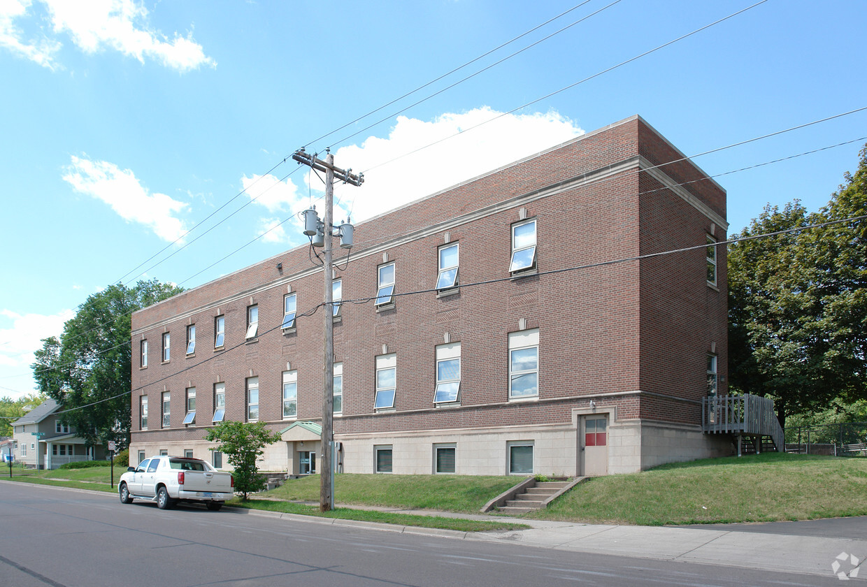 Building Photo - Calumet Apartments