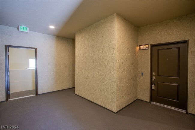 Foto del edificio - 2555 Hampton Rd