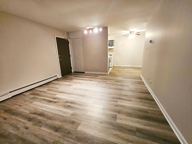 Living Room - 865 Westmoreland Dr
