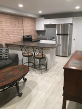 Building Photo - 1014 Broadway St