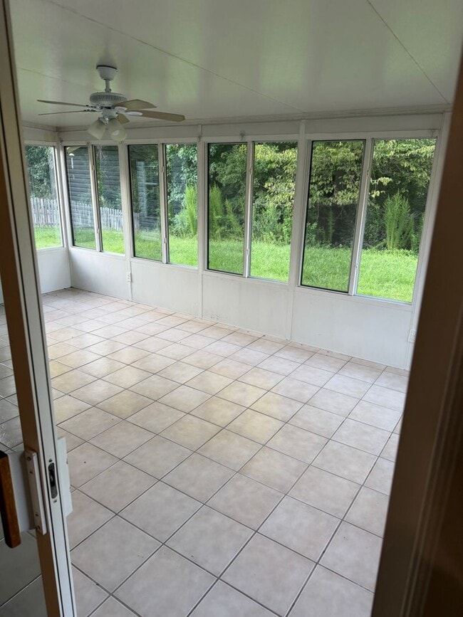Building Photo - 3925 Hickswood Forest Ct
