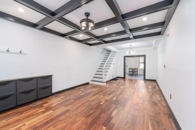 Building Photo - 128 S Ellwood Ave