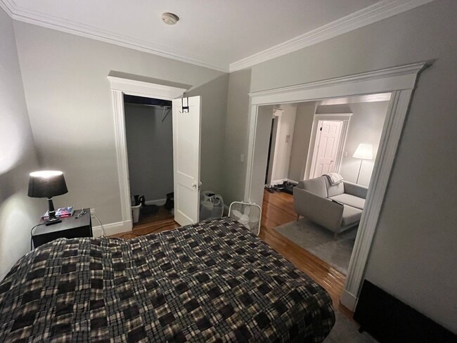 Building Photo - Comfortable Allston 1 Bed