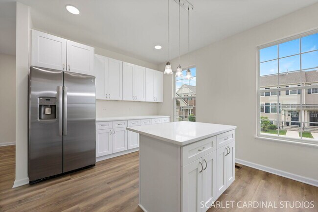 Foto del edificio - 169 Lakeshore Dr