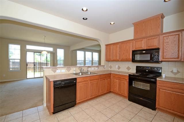 Foto del edificio - 6504 Hickory Hill Dr