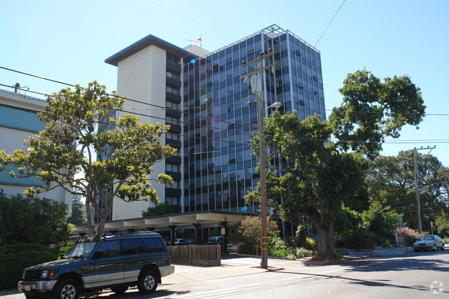 Building Photo - Lesley Towers