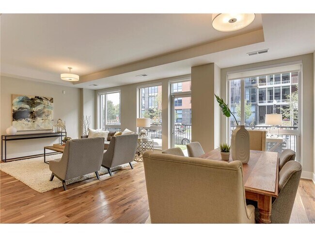 Foto del edificio - 212 10th Ave S