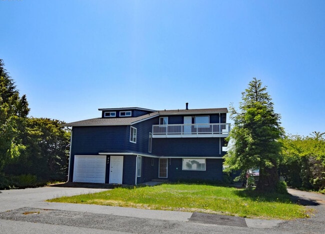 Building Photo - 443 Pine St Building Photo - 443 Pine St