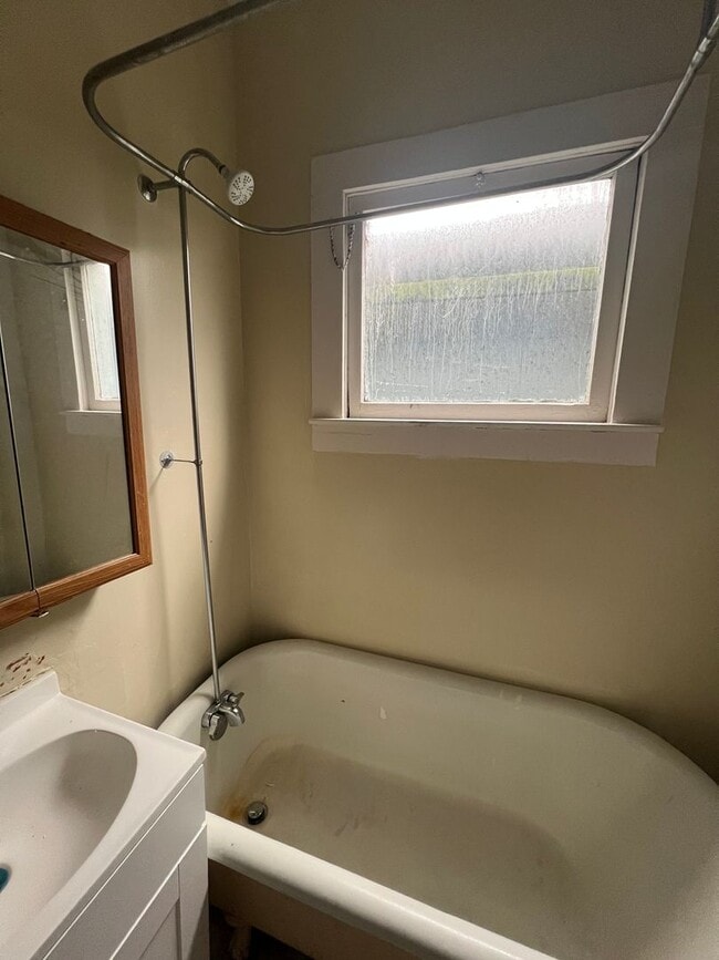 Building Photo - 315