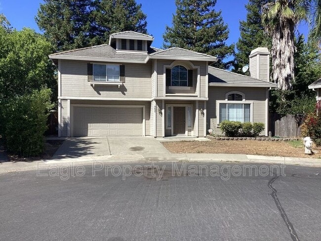 Building Photo - 9400 Fox Den Ct