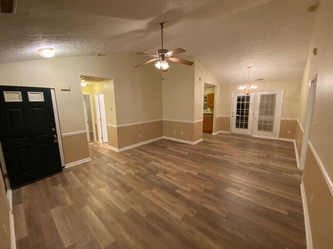 Foto del edificio - Wonderful 3 Bedroom Raleigh Ranch Home