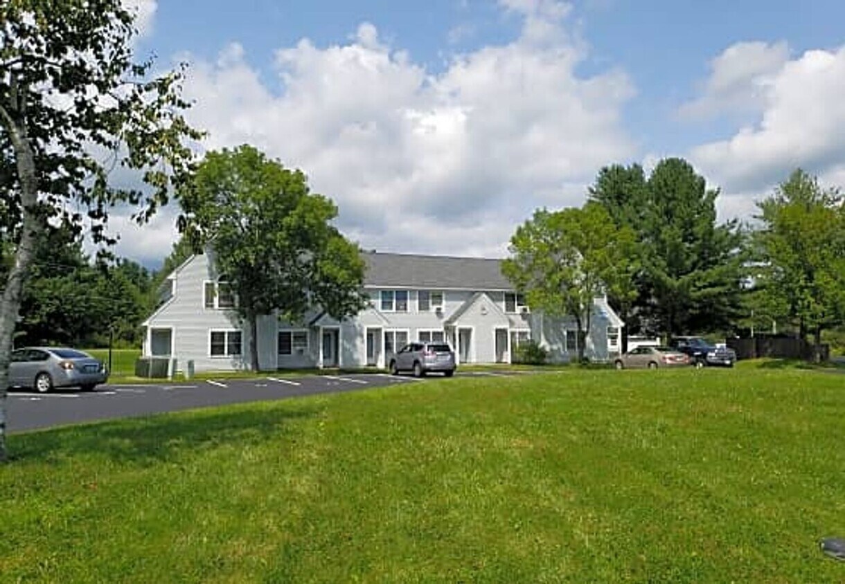 Primary Photo - Renovated 2 Bedroom in Rochester NH!