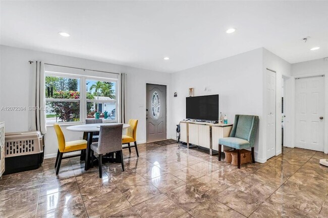 Foto del edificio - 7211 NW 76th St