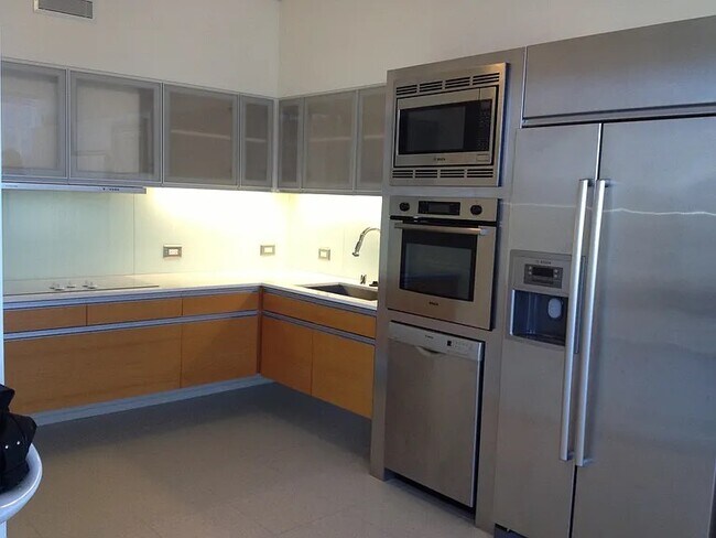 Kitchen with Bosch appliances - 3722 Las Vegas Blvd S
