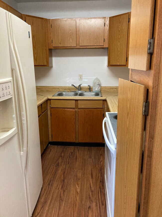 Foto del edificio - 3028 N Truwood Dr