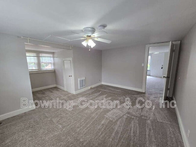 Building Photo - 2803 W Linden Ave
