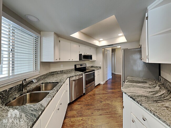 Building Photo - 5061 Elwood Rd
