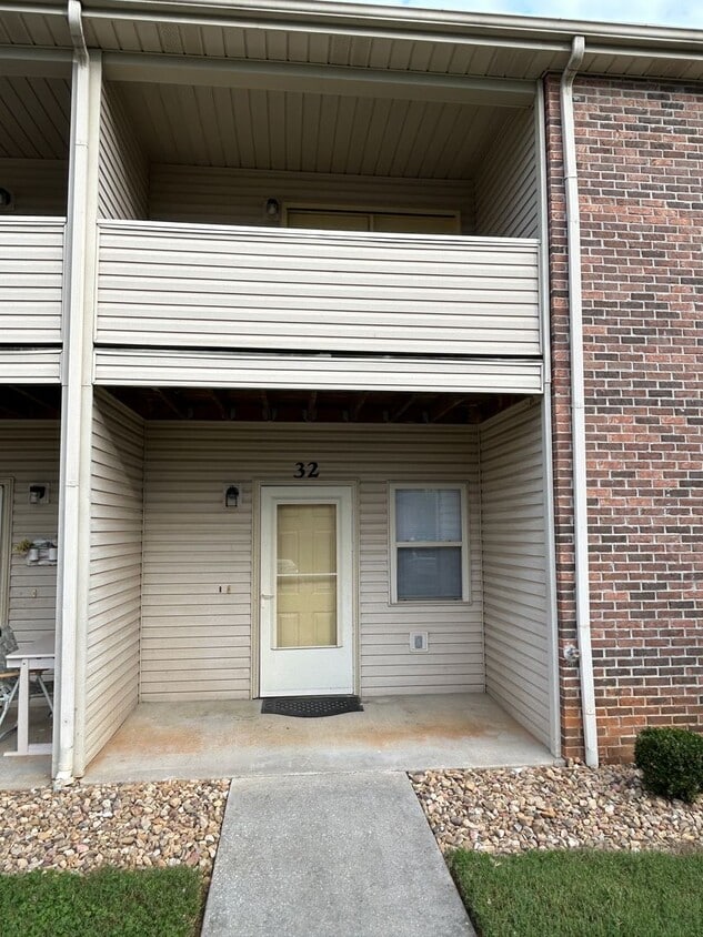 Primary Photo - 1524 Pearl Ave