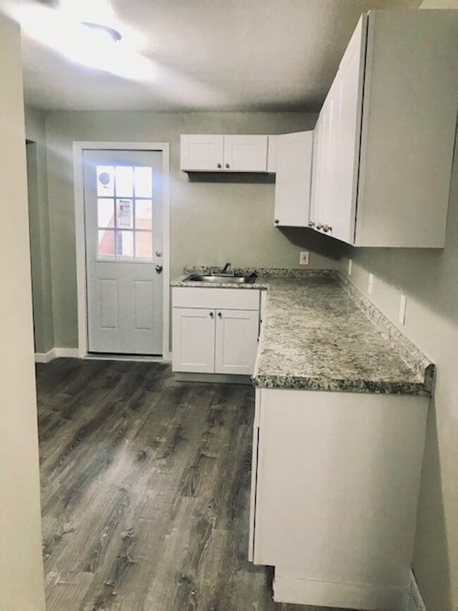 Photo - 325 Linden Ave Apartment