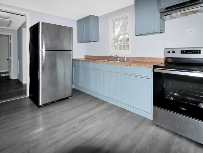 Foto del edificio - 6611 Jensen St